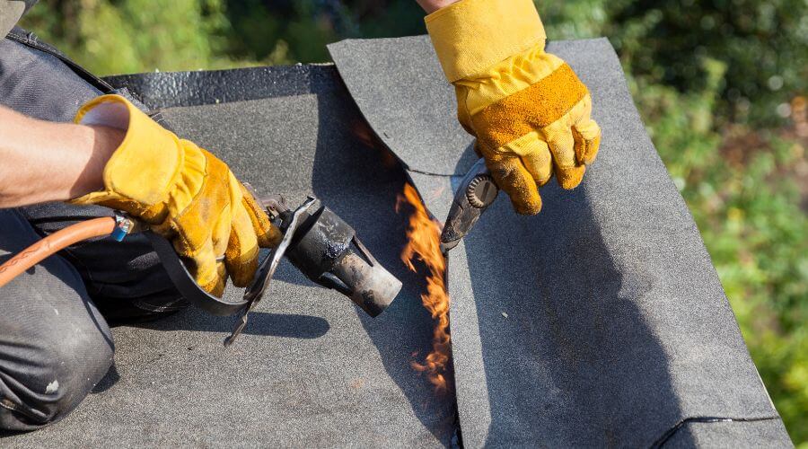 Professional gutter cleaning in Bonsall, CA